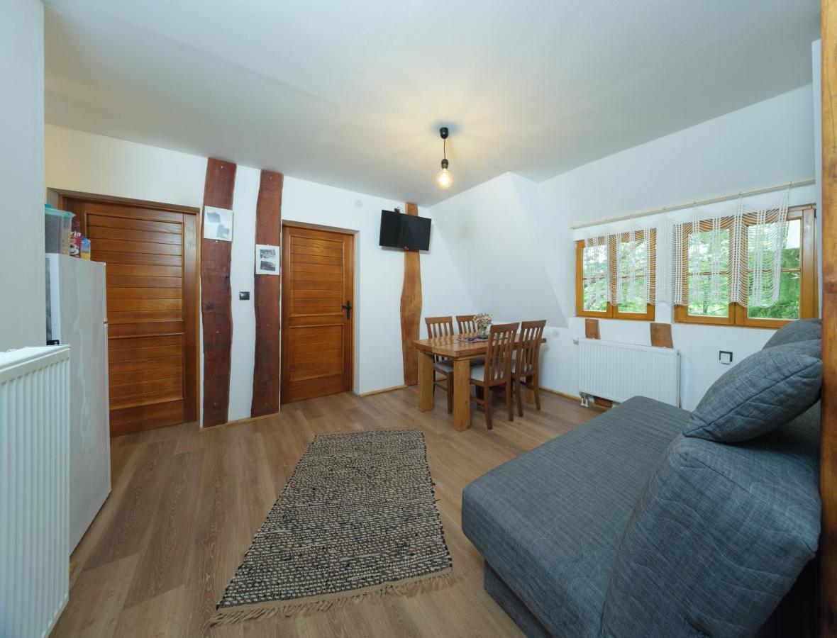 Yeti Cabin Plitvica selo Exteriér fotografie