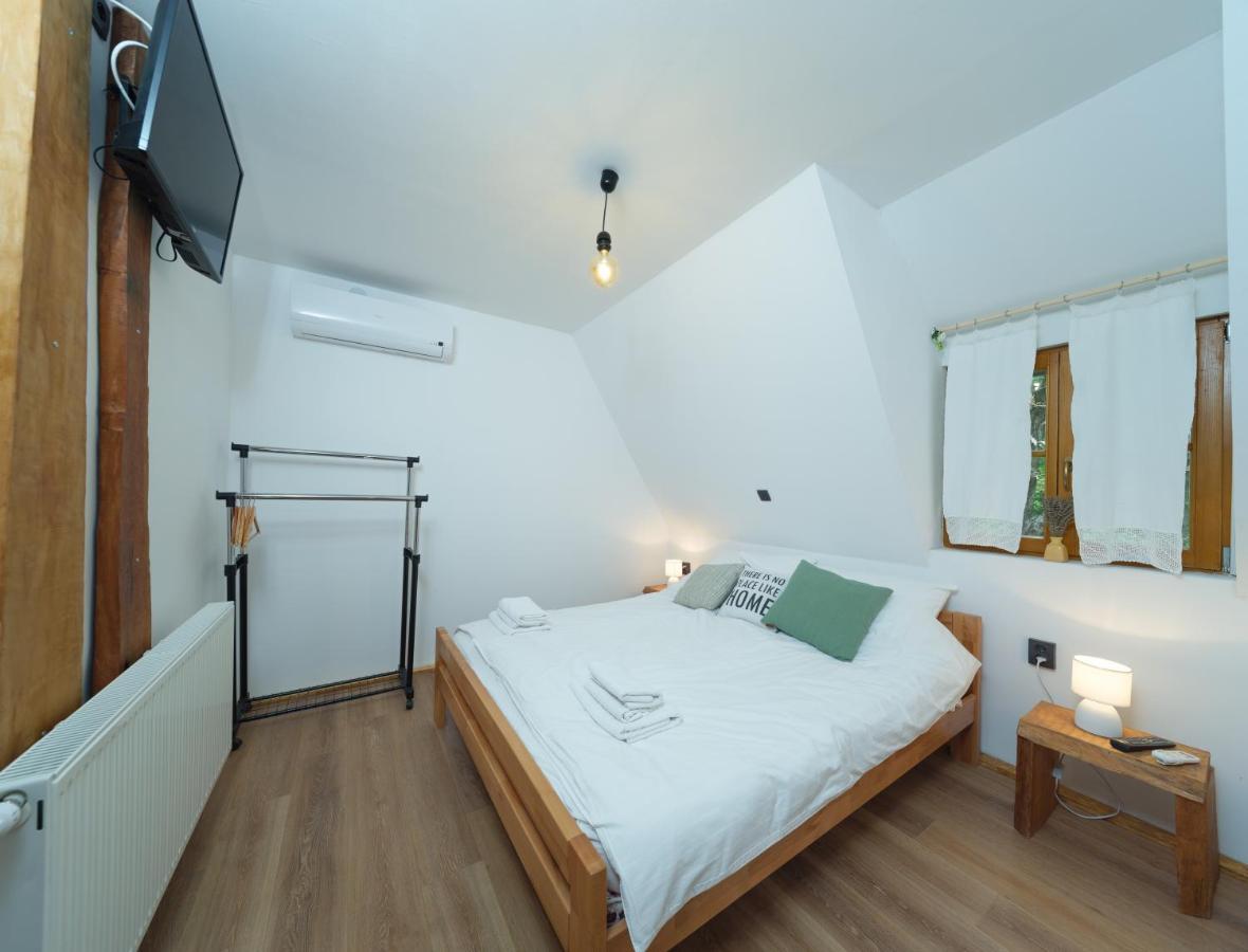 Yeti Cabin Plitvica selo Exteriér fotografie